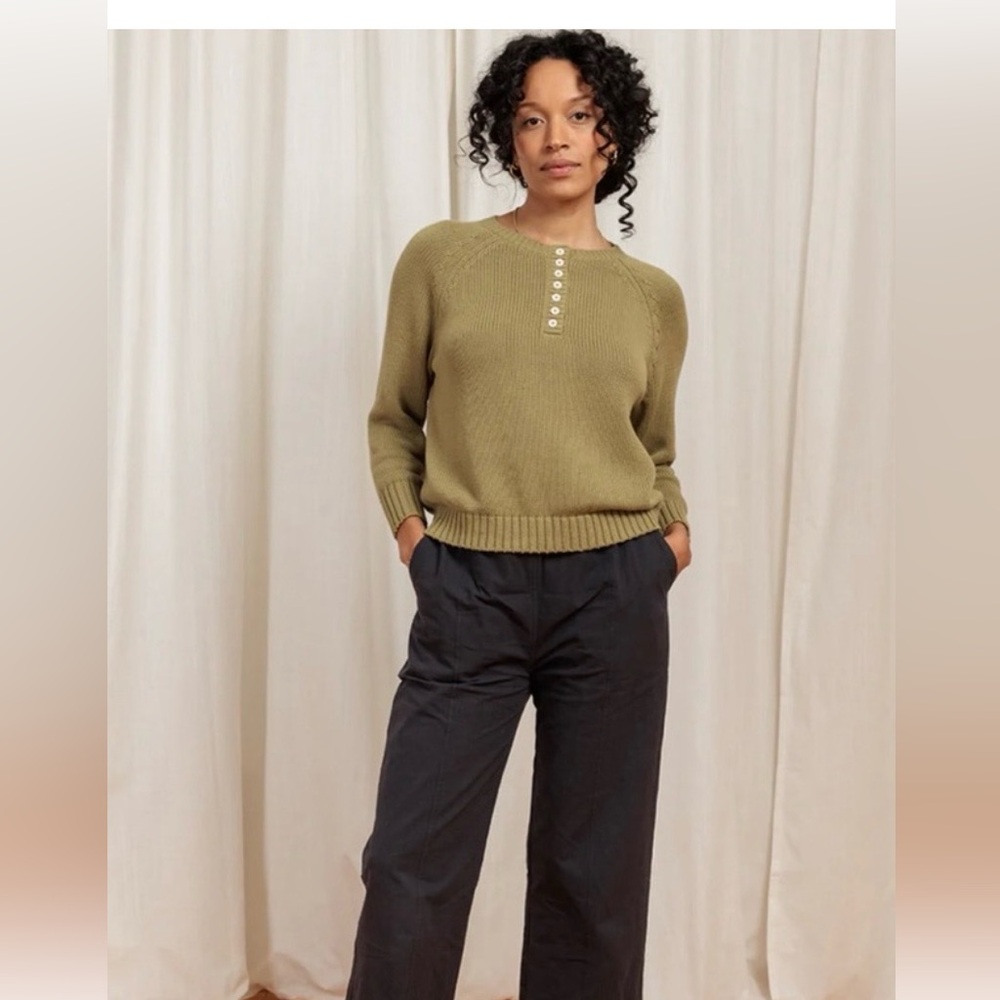 Tradlands River Cotton Henley Sweater, Size small, Olive green